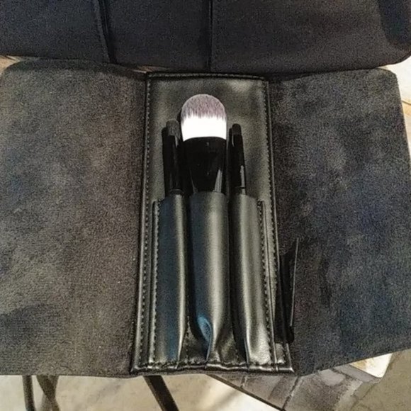 NEW YSL Beaute VEGAN LEATHER MAKEUP Travel POUCH AND 3 BRUSHES - Picture 2 of 7